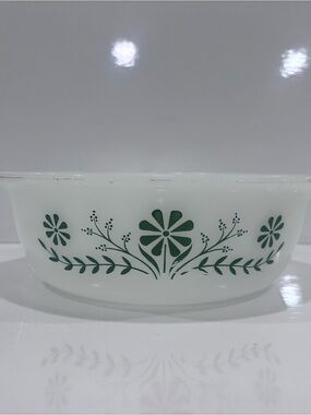 Glasbake green daisy Milk Glass Casserole Dish. J514 -2qt